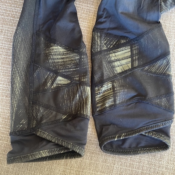 Lululemon leggings 24inch - Picture 3 of 6